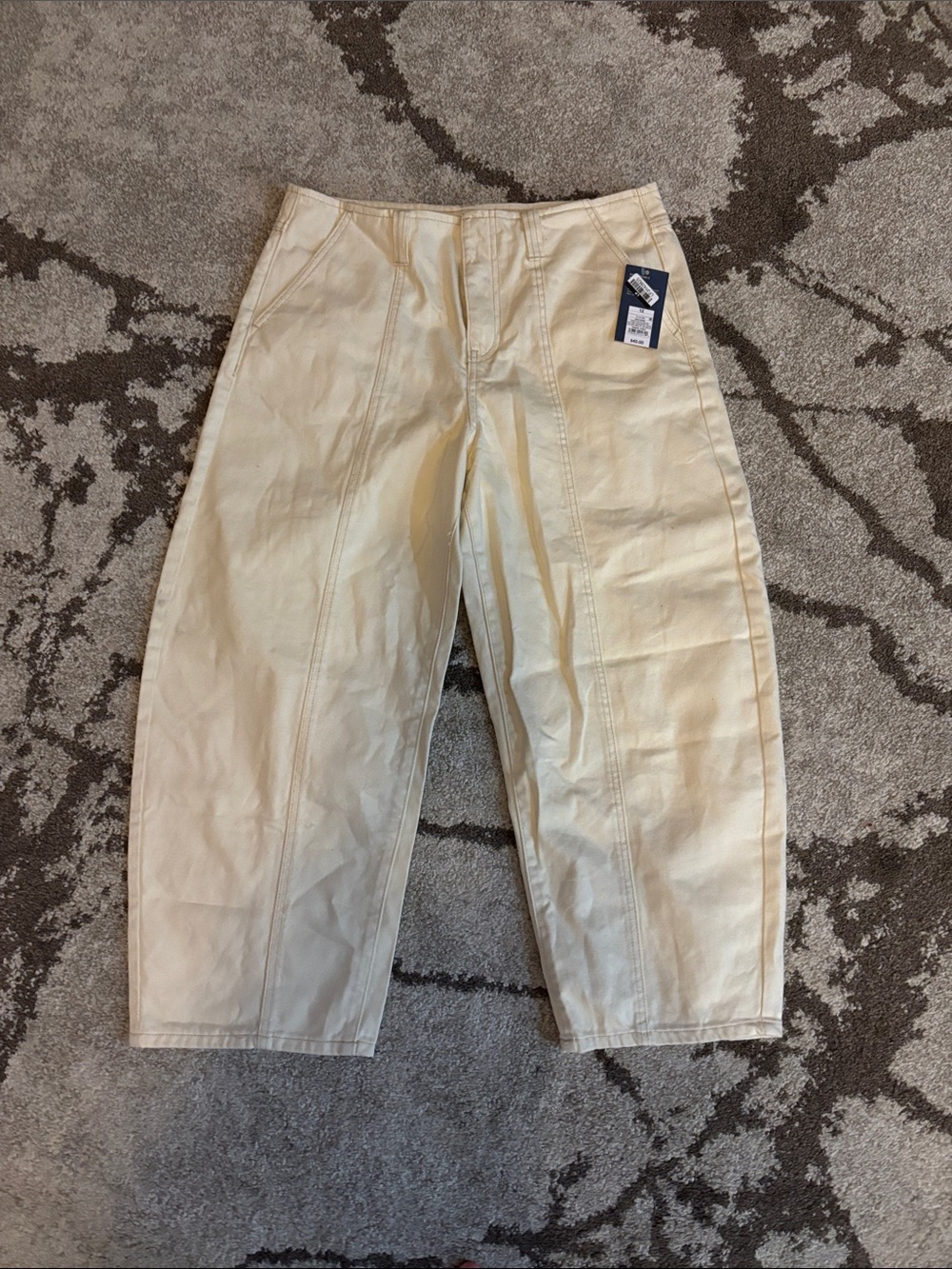 Universal Thread - Mid-Rise Barrel Leg Ankle Jeans!!